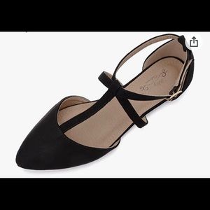 Women’s black t-strap flats
